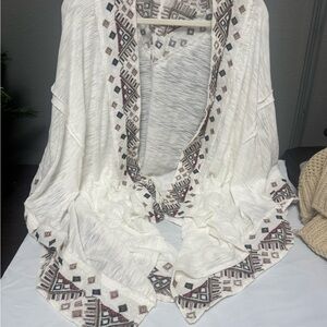 POL White Kimono with Geometric Patterns